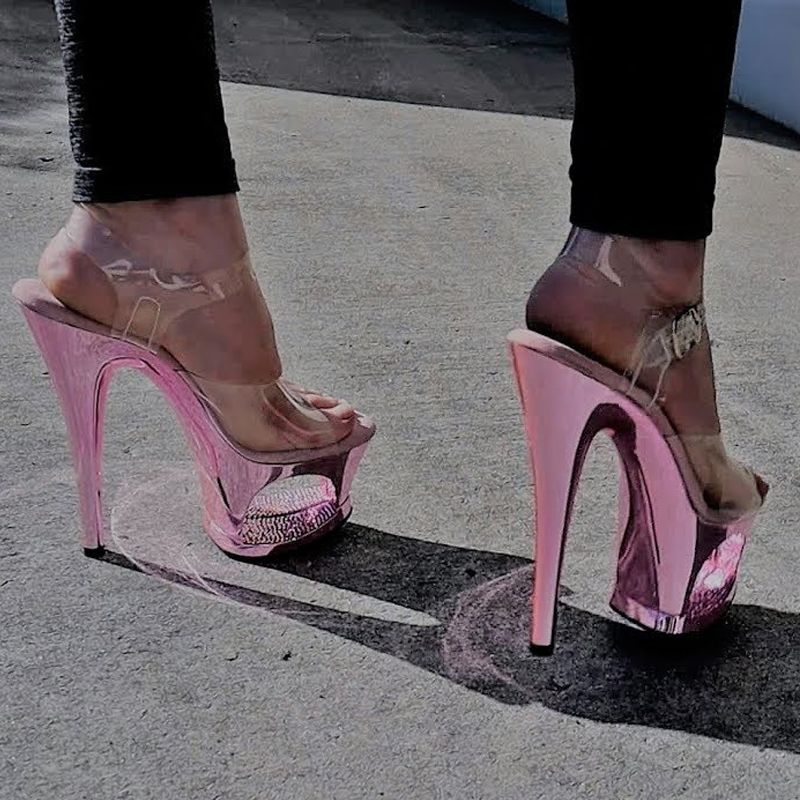 Clear Strap Heel - صنادل بكعب عالٍ وردي اللون مع