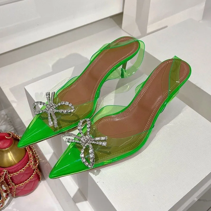 أشار تو واضح بولي كلوريد الفين - مراجعة Clear Strap Heel وسعره