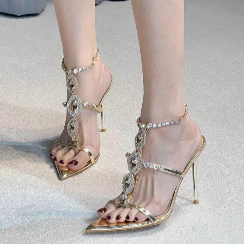 صنادل نسائية فاخرة بكعب عالٍ م - مراجعة Gold Chain Sandal وسعره