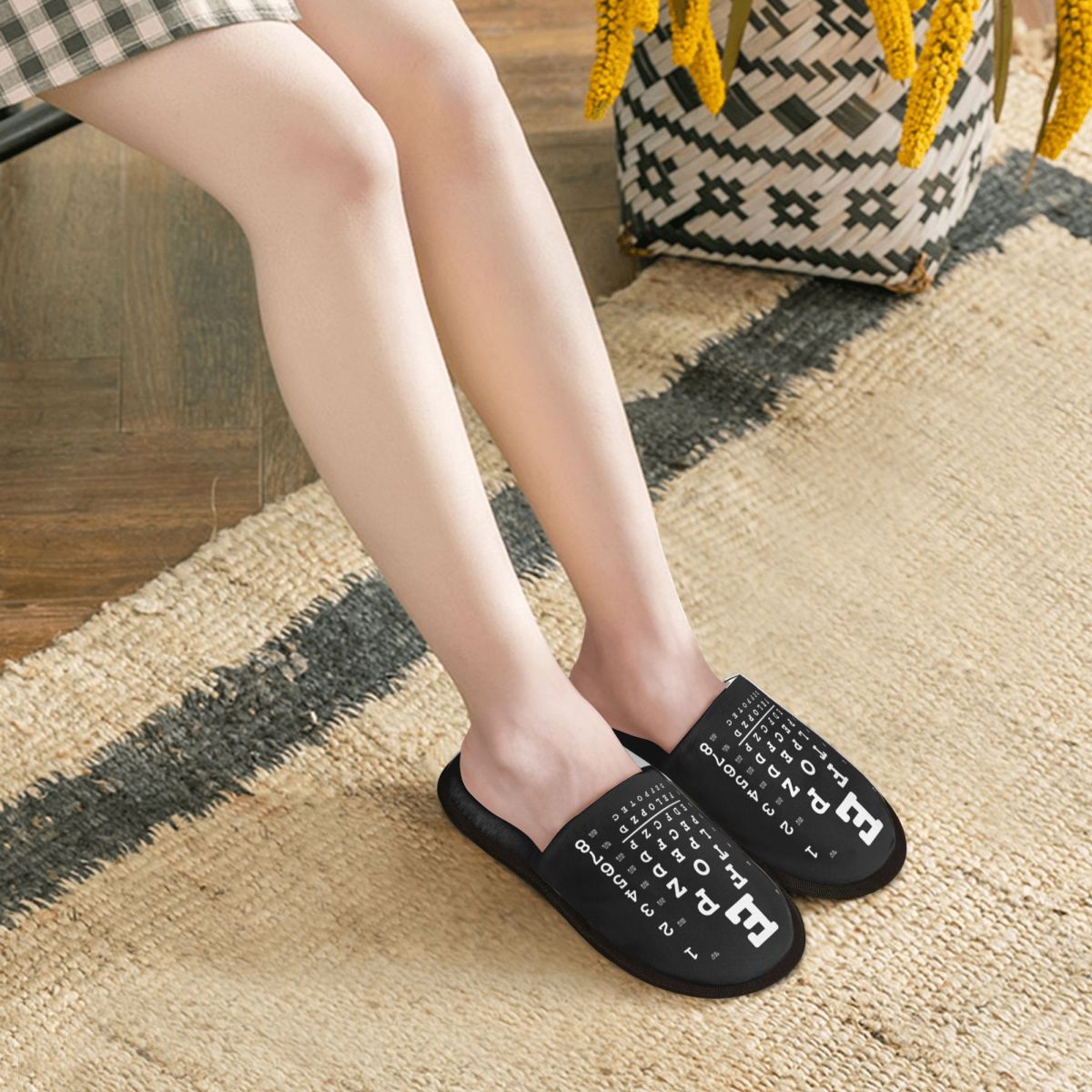 شباشب منزلية مخصصة بتصميم مخطط - مراجعة Women Shoes Chart Size وسعره