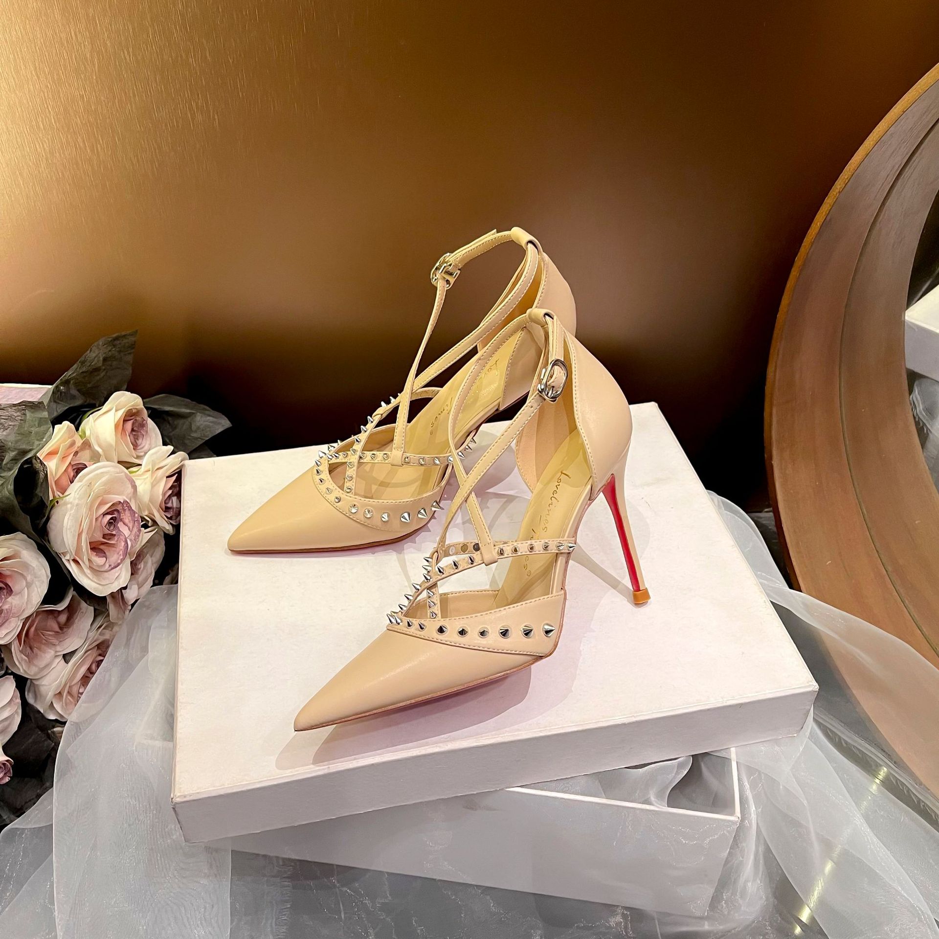 أحذية امرأة الرجعية الصنادل ال - مراجعة Women Shoes Sandals وسعره