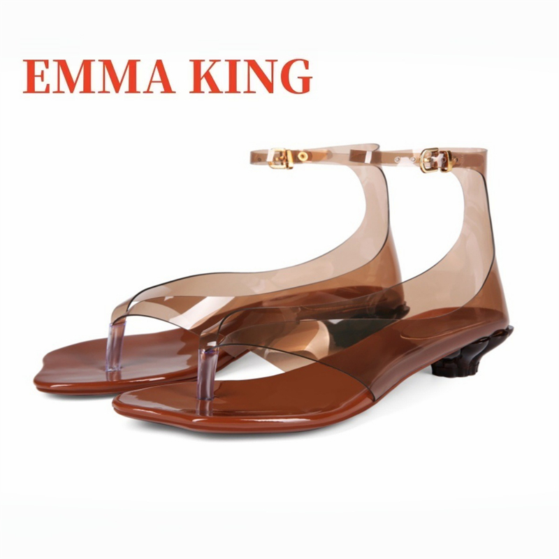 صنادل نسائية شفافة من البولي ف - مراجعة Clear Strap Heel وسعره