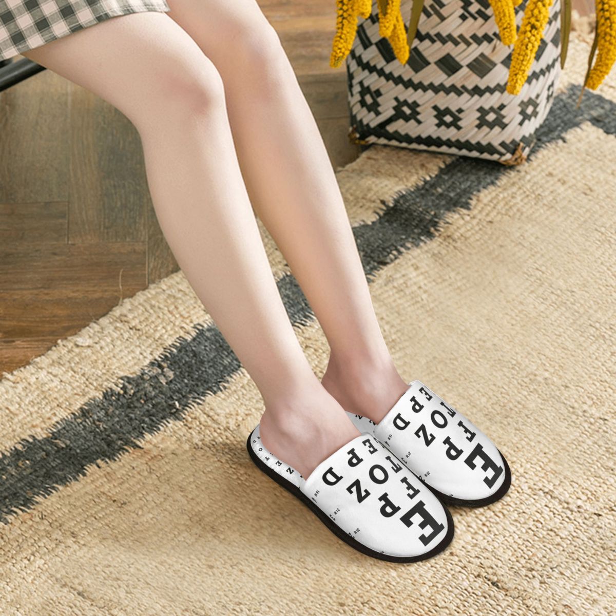 شباشب مخصصة بتصميم مخطط سنيلن  - مراجعة Women Shoes Chart Size وسعره