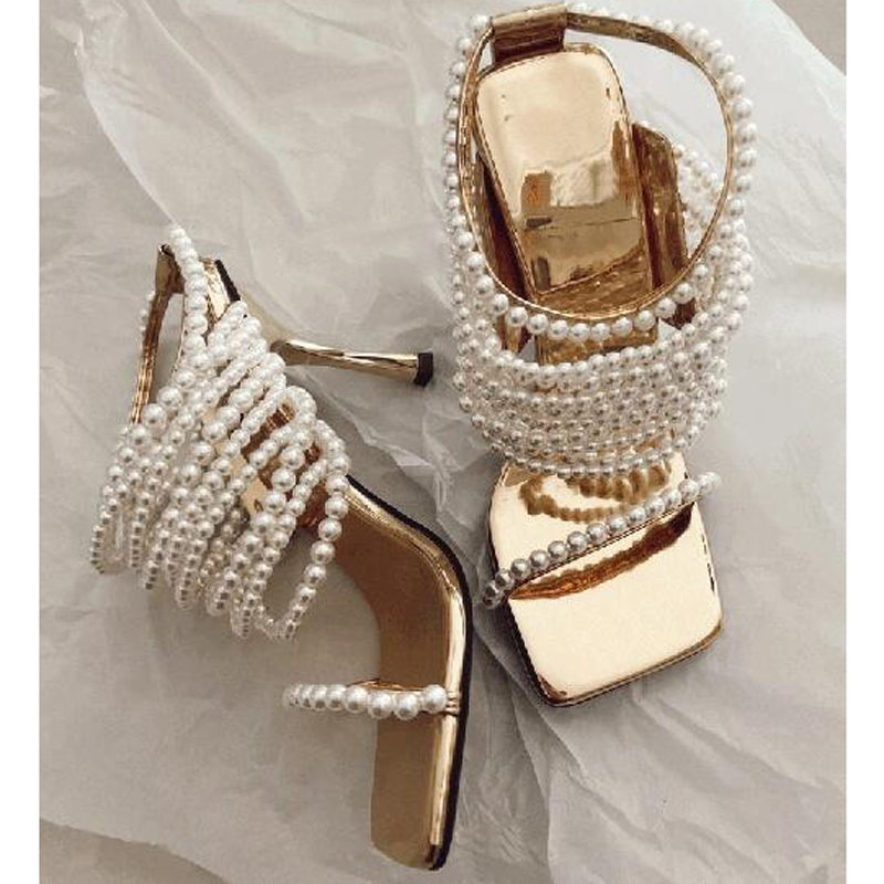 صنادل نسائية بكعب 9 سم، مفتوحة - مراجعة Gold Chain Sandal وسعره